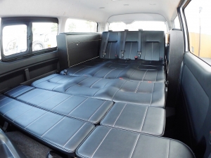 ハイエースワゴン車中泊　２段ベッド　キャンピングカー